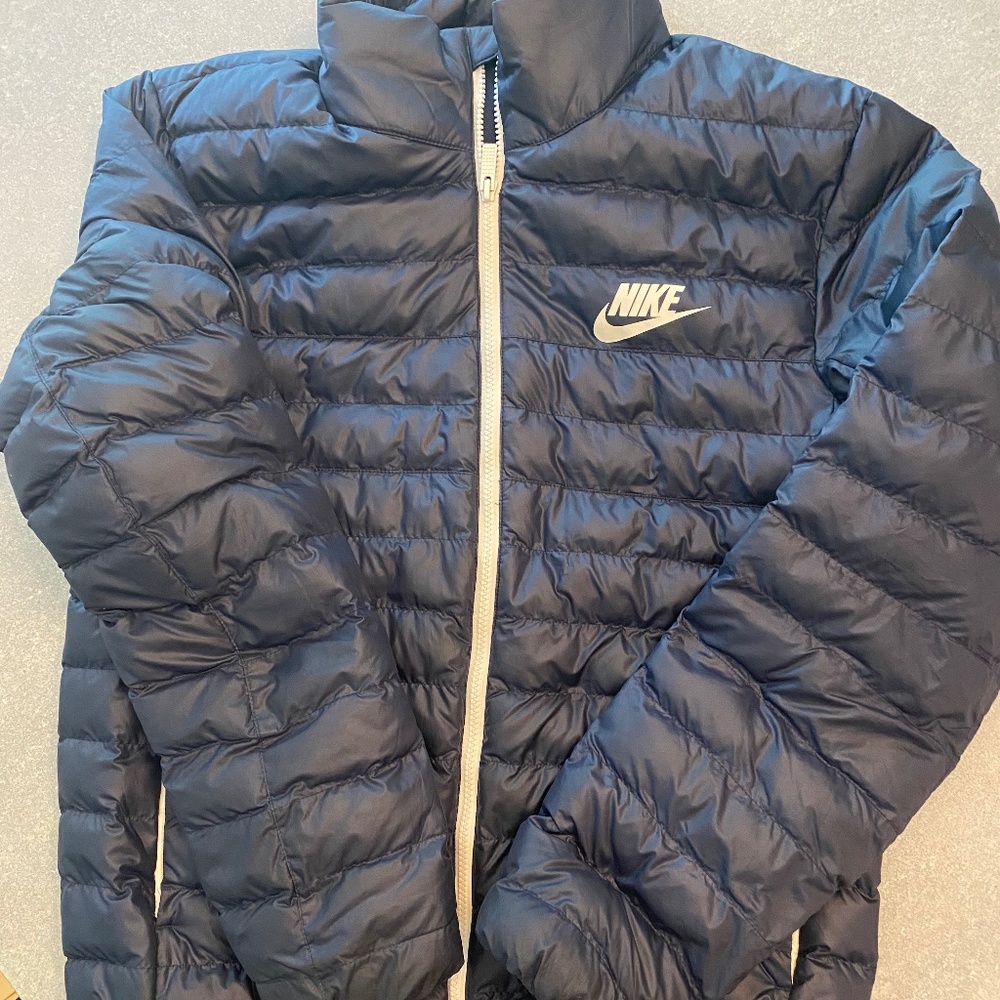 Nike Men's Small Puffer jacket - blue size small